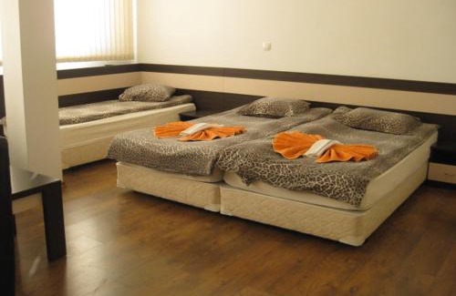 Gabrovo Hotel | Top-Rated Guesthouse Hitar Petar with Family-Friendly Amenities