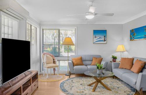 West Gosford House | Cozy Guesthouse in W Gosford Centre with Unique Amenities