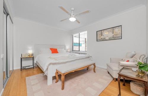 West Gosford House | Cozy Guesthouse in W Gosford Centre with Unique Amenities