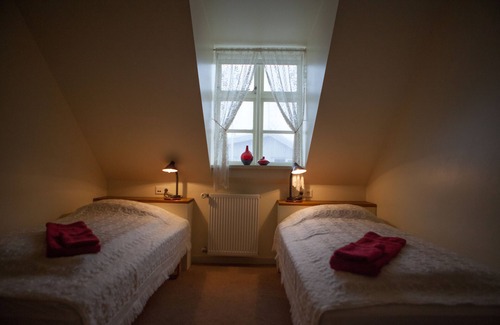 Isafjordur House | Discover Guesthouse Isafjordur Gamla: Family-Friendly Retreat