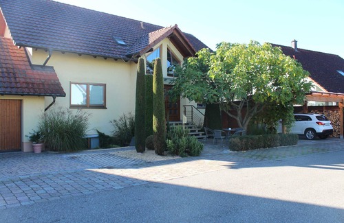 Rust Apartment | Top-Rated Guesthouse Kril with Kitchen & Family Amenities