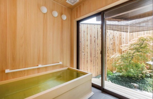 Kameoka Apartment | Comfortable Stay at Guesthouse Maishu with Hot Tub Access