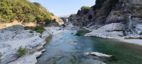 Jala Ski Chalet | Cozy Getaway Near Mount Çika, Horë Vranisht with Pool