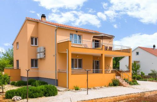 Gradina House | Discover Guesthouse Miranda NP Krka - Family-Friendly Retreat