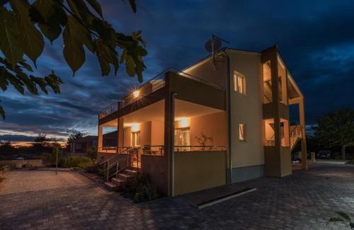 Gradina House | Discover Guesthouse Miranda NP Krka - Family-Friendly Retreat