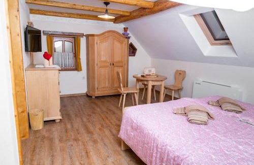 Okroglice House | Top-Rated Guesthouse Močivnik with Family-Friendly Amenities