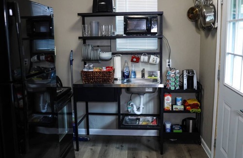 MacGregor Apartment | Top-Rated Guesthouse with Parking near Downtown & Med Center