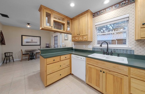 Austin House | Inviting Guesthouse on 5 Acres in Scenic Hill Country