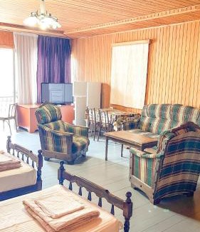 Kobuleti House | Top-Rated Guesthouse on Agmashenebeli 328 - Pet & Child Friendly