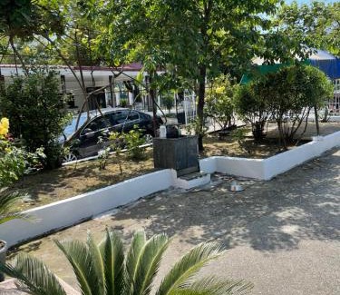 Kobuleti House | Top-Rated Guesthouse on Agmashenebeli 328 - Pet & Child Friendly