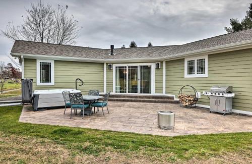 Marlinton House | Inviting Marlinton Home with Hot Tub & Mountain Views