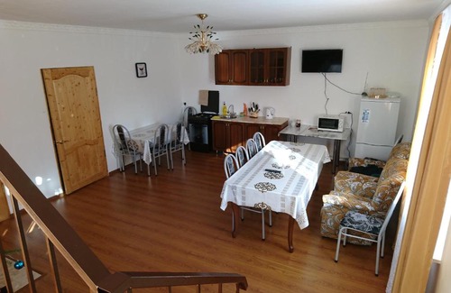 Arkhyz House | Top-Rated Guesthouse on Vodopadnaya with Kitchen Access