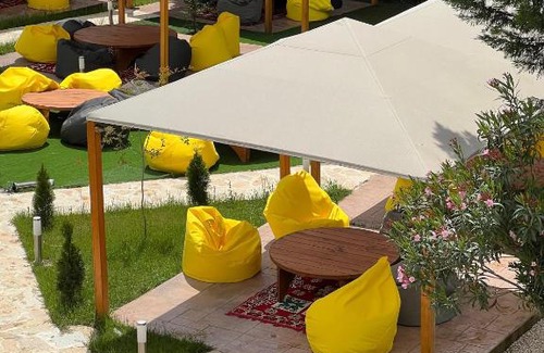 Berat Hotel | Exceptional Guesthouse Osumi with Family-Friendly Dining