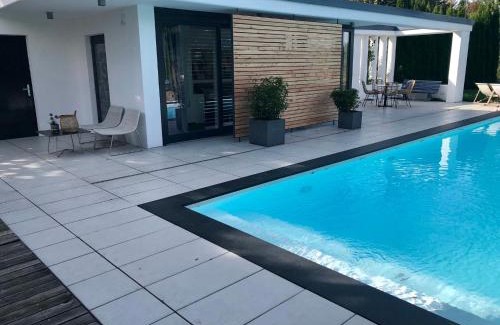 Passau Apartment | Discover Guesthouse Passau: Family-Friendly with Pool