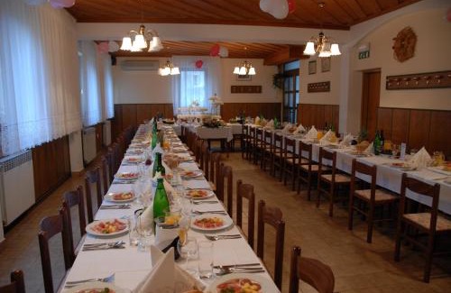 Tolmin House | Cozy Guesthouse Pri Štefanu with Family-Friendly Amenities