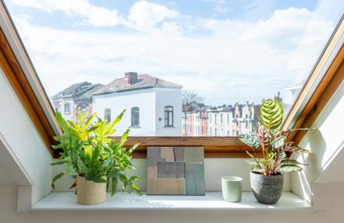 Heilig Kerst Apartment | Cozy Guesthouse Studio Steps from Old Town Ghent