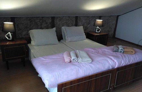 Parakar House | Budget-Friendly Guesthouse Richie: Family & Kitchen Amenities