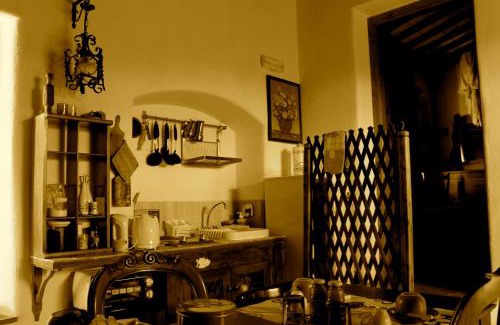 Precetto House | Guesthouse Runcini: Oceanfront Stay with Pool & Breakfast