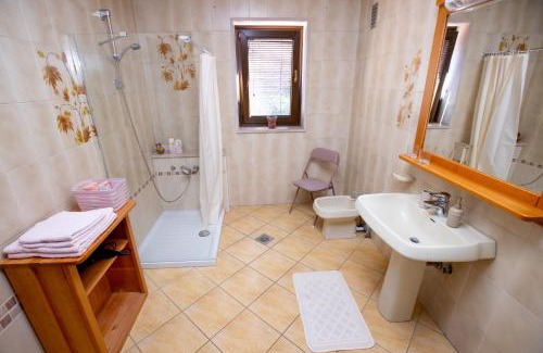 Prestranek House | Exceptional Guesthouse Sanabor with Hot Tub & Kitchen Access