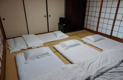 Aji Cho House | Eco-Friendly Guesthouse Setone Jyuuan: Family & Dining Perks