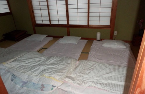 Aji Cho House | Eco-Friendly Guesthouse Setone Jyuuan: Family & Dining Perks
