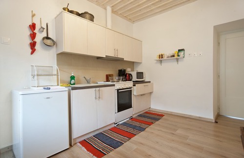 Arachova House | Scenic Guesthouse Simou with Breakfast and Kitchen Access