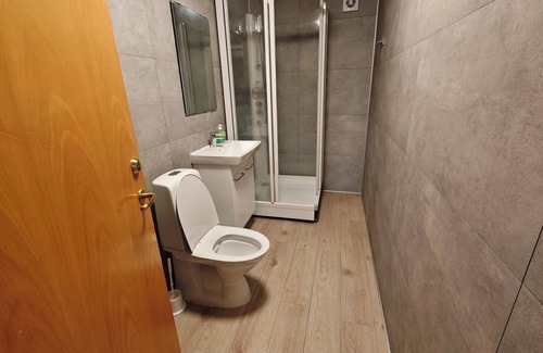 Adaldalur House | Eco-Friendly Guesthouse Stöng with Hot Tub and Breakfast