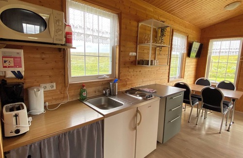 Adaldalur House | Eco-Friendly Guesthouse Stöng with Hot Tub and Breakfast