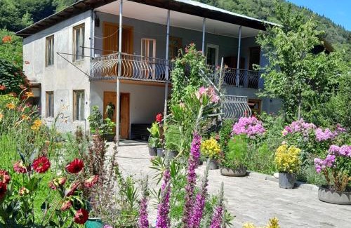Lentekhi House | Budget-Friendly Guesthouse Sumaisha with Family Amenities