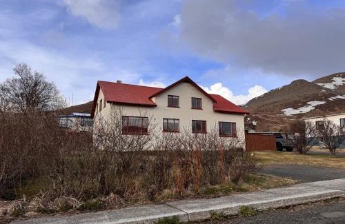 Talknafjordur Bed & Breakfast | Welcoming Guesthouse Tálknafjörður - Pet & Child Friendly