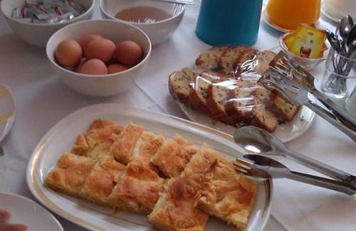 Naousa Apartment | Pet-Friendly Retreat at Guesthouse Thea - Rated 9/10!