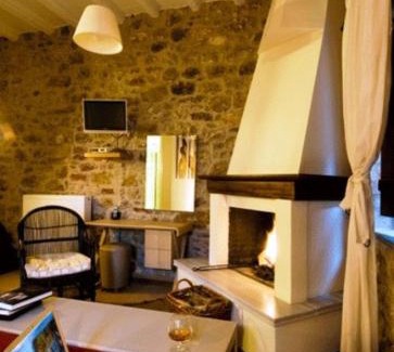 Dimitsana House | Top-Rated Guesthouse Theonimfi with Breakfast Included