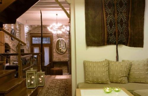 Dimitsana House | Top-Rated Guesthouse Theonimfi with Breakfast Included