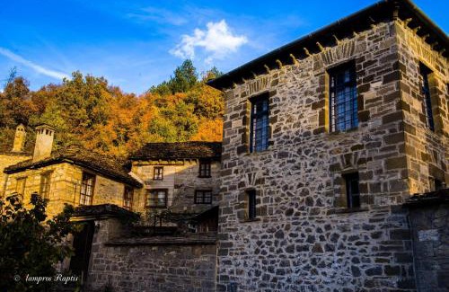 Konitsa House | Highly Rated Guesthouse To tτοttakizaki with Family-Friendly Amenities
