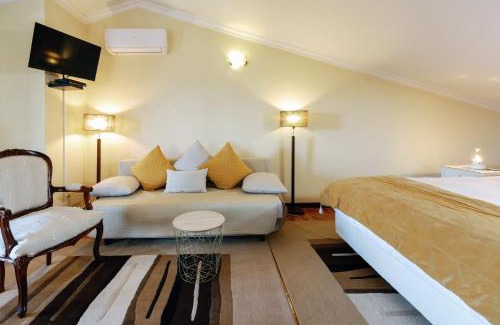 Figueiro dos Vinhos House | Timeless Elegance with Child-Friendly Amenities Await