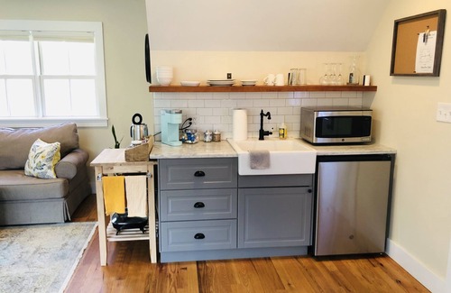 Batesville Apartment | Guesthouse: Rated 10/10 with Pool, Spa & Family-Friendly Amenities