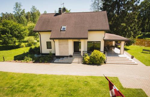 Pieriga House | Escape to Viesu māja Vētras: 4-Star Comfort Awaits