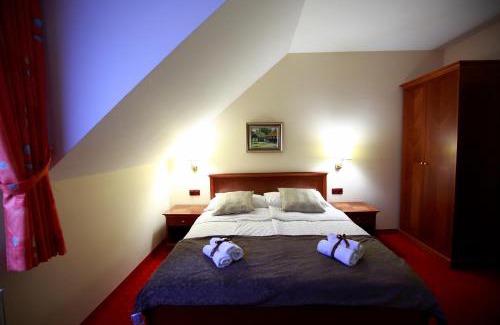 Kumrovec House | Cozy Guesthouse Villa Zelenjak Ventek with Hot Tub Access