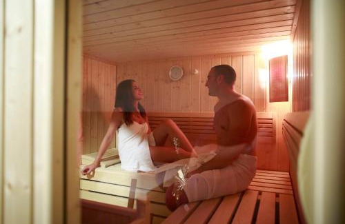 Kumrovec House | Cozy Guesthouse Villa Zelenjak Ventek with Hot Tub Access