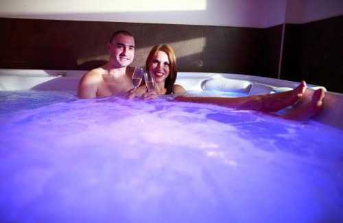 Kumrovec House | Cozy Guesthouse Villa Zelenjak Ventek with Hot Tub Access