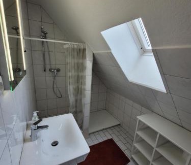 Juelich Apartment | Cozy Guesthouse WI Rooms with Full Kitchen Amenities