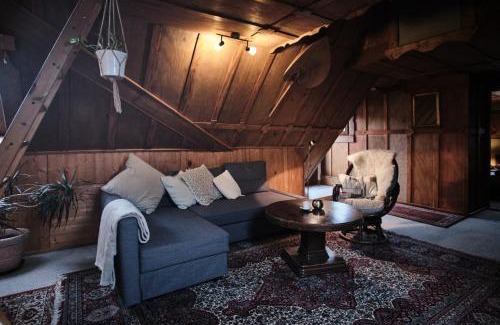 Gosen-Neu Zittau Apartment | Cozy Guesthouse with Hot Tub, Steps from Berlin & Tesla