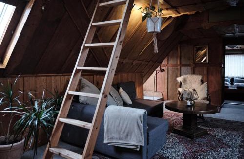 Gosen-Neu Zittau Apartment | Cozy Guesthouse with Hot Tub, Steps from Berlin & Tesla