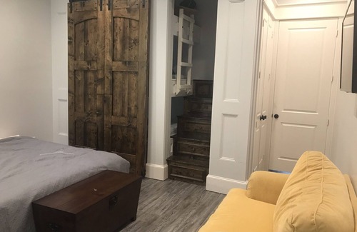 Mineola House | Relaxing Guesthouse with Pool and Spa Amenities