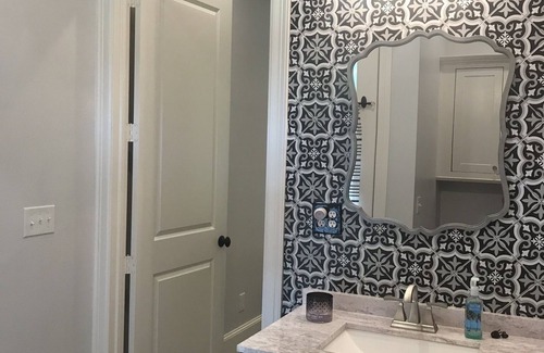 Mineola House | Relaxing Guesthouse with Pool and Spa Amenities