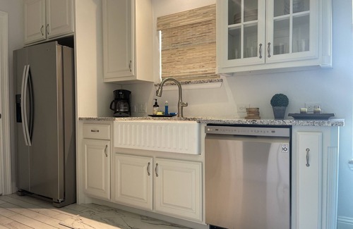 Roanoke Condo | Relaxing Guesthouse with Pool, Spa, and Pet-Friendly Options