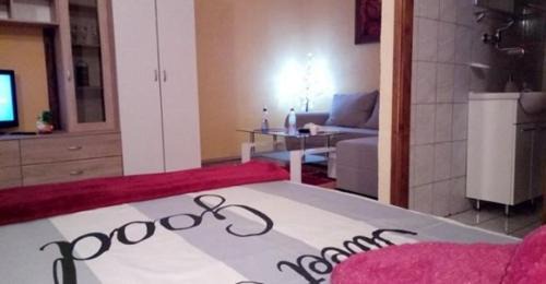 Aljmas House | Budget-Friendly Guesthouse Zeko with Breakfast & Kitchen