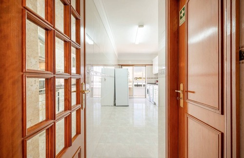 Charneca de Caparica e Sobreda Apartment | Oceanfront Haven: GuestReady - Caparica Beach Retreat