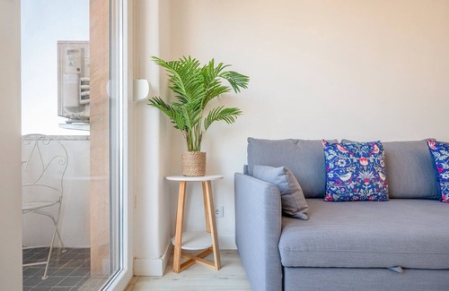 Falca Apartment | Unforgettable Stay at GuestReady Near Alvalade - Rated 9.8