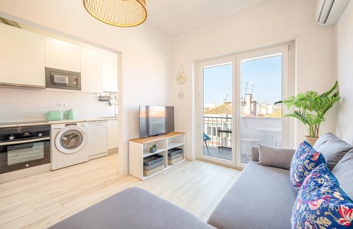 Falca Apartment | Unforgettable Stay at GuestReady Near Alvalade - Rated 9.8